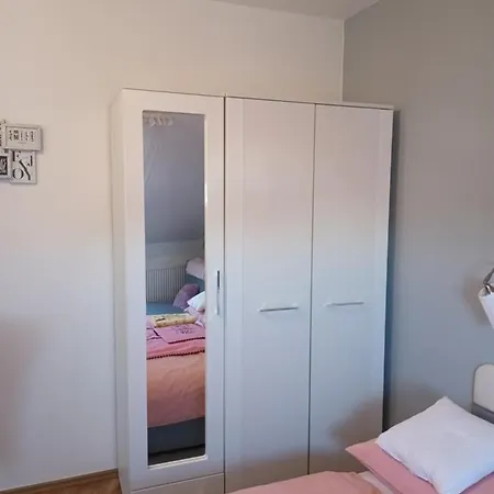 Sasvar Lejlighed Eger